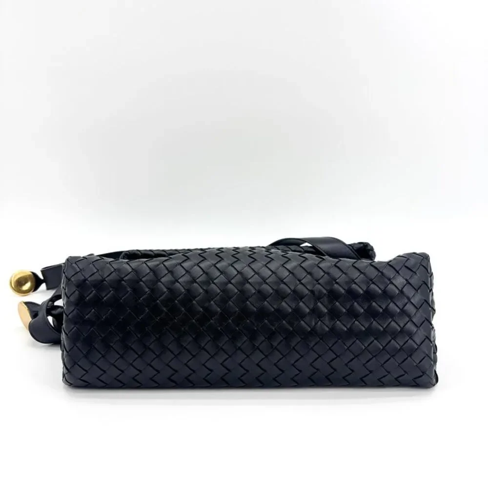 Bottega Veneta delivery duty